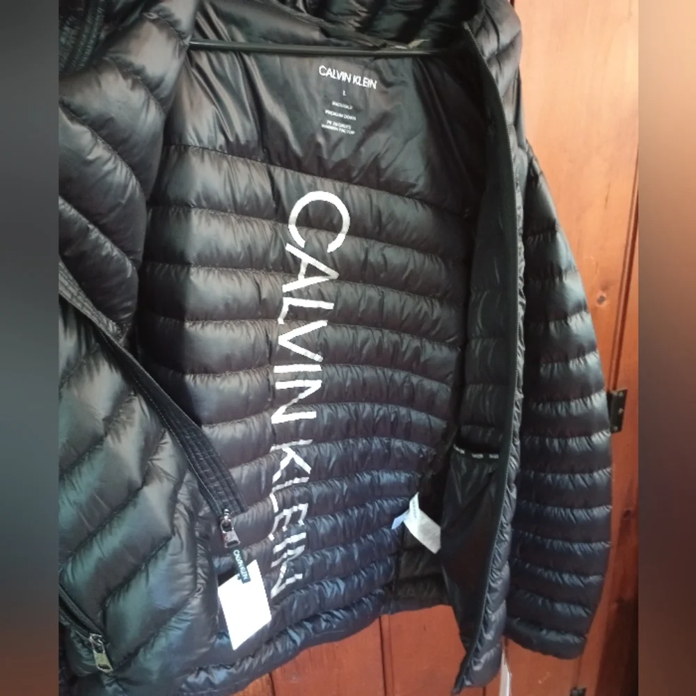 Calvin Klein Black Puffer Jacket Sleek Quilted Design - Picture 8 of 9